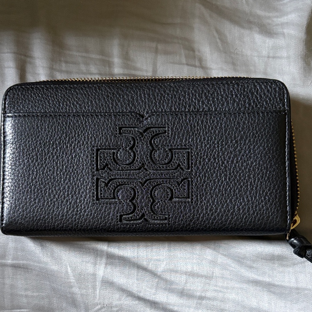 Tory Burch Black Pebbled Leather Zip Wallet